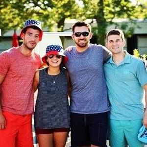 Meet your Posher, Maxwell